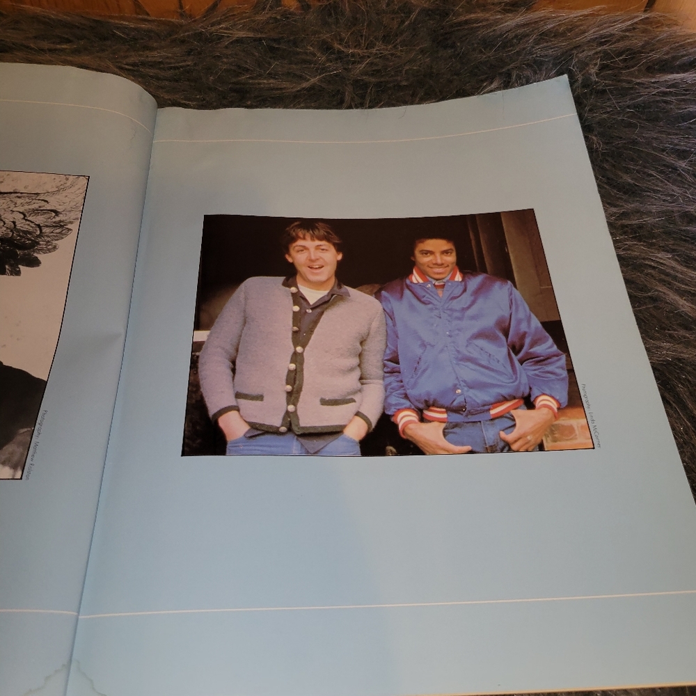 "Vintage 1983 Michael Jackson Thriller Piano Vocal Guitar Songbook  Sheet Music - Picture 7 of 15